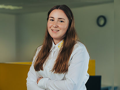 ASK Systemklebstoffe Mitarbeiterportrait Alexis Schreiner Customer Service